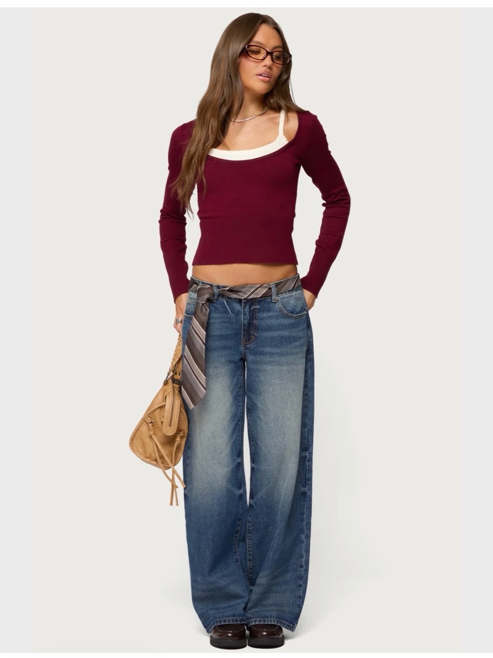 Edikted Low Rise Raelynn Jeans - Picture 5 of 5